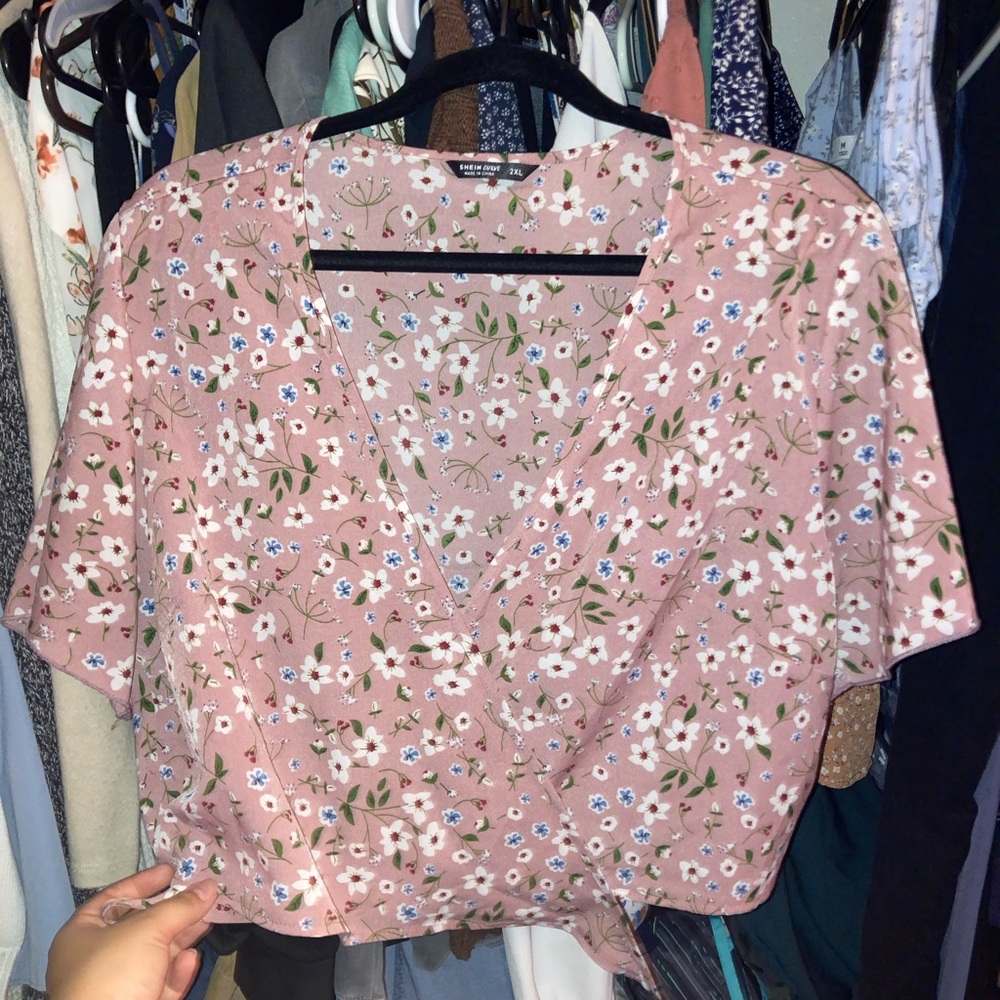 Pink floral top size:2XL